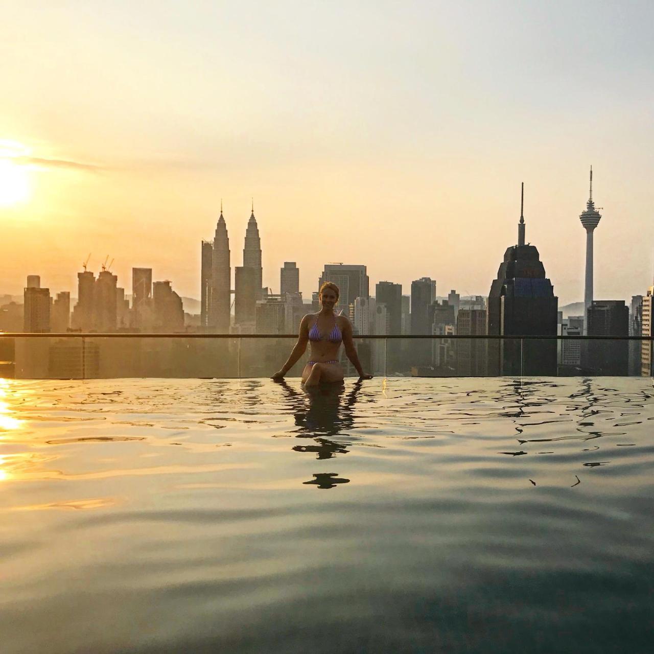 Tuxedo Kl No.1 Rooftop Pool W Skyscraper Views Hotel Kuala Lumpur Esterno foto