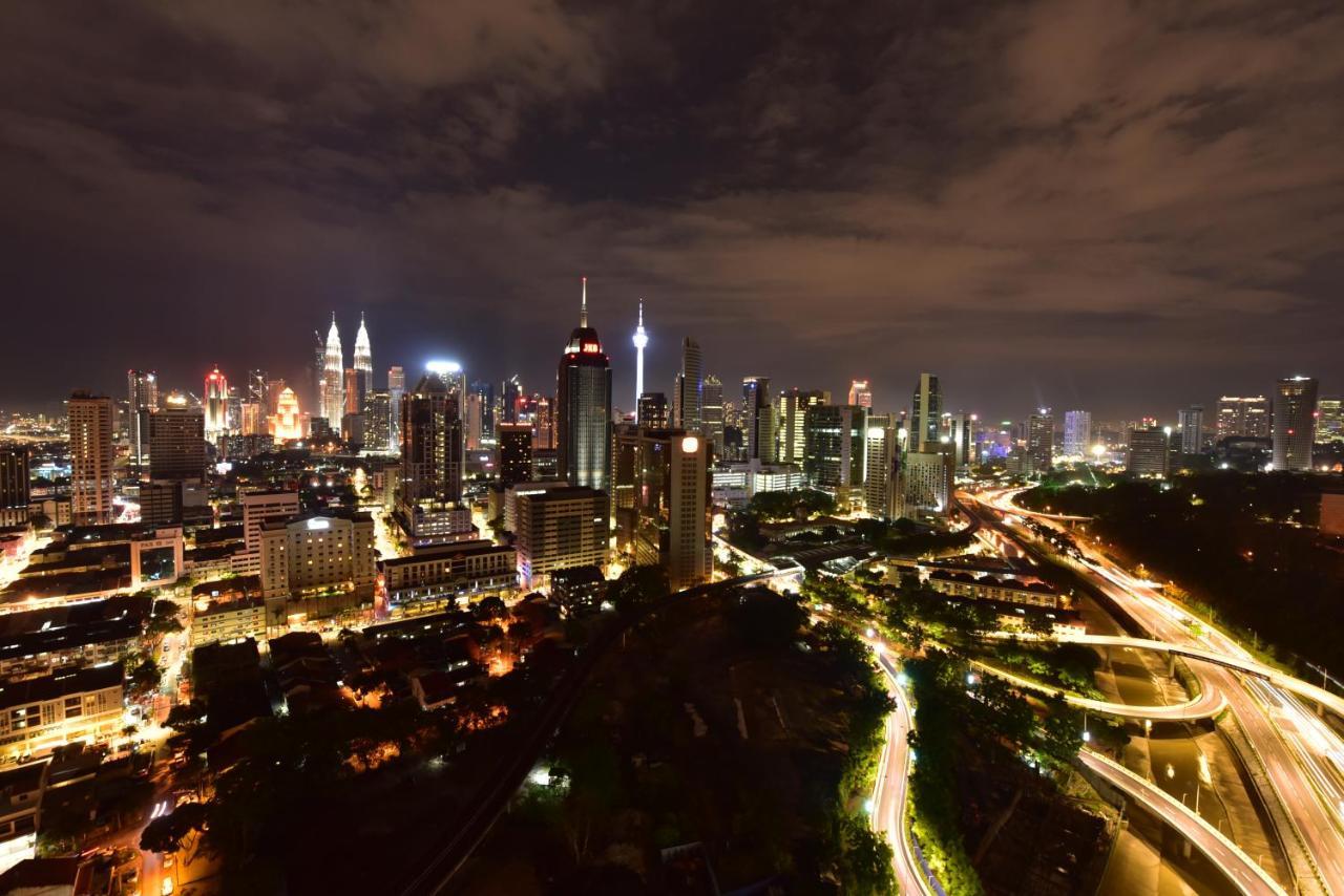 Tuxedo Kl No.1 Rooftop Pool W Skyscraper Views Hotel Kuala Lumpur Esterno foto