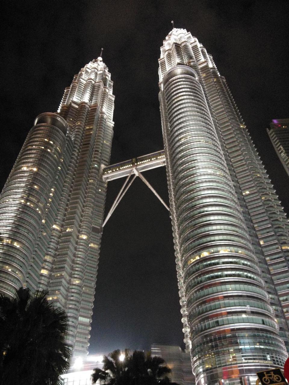 Tuxedo Kl No.1 Rooftop Pool W Skyscraper Views Hotel Kuala Lumpur Esterno foto