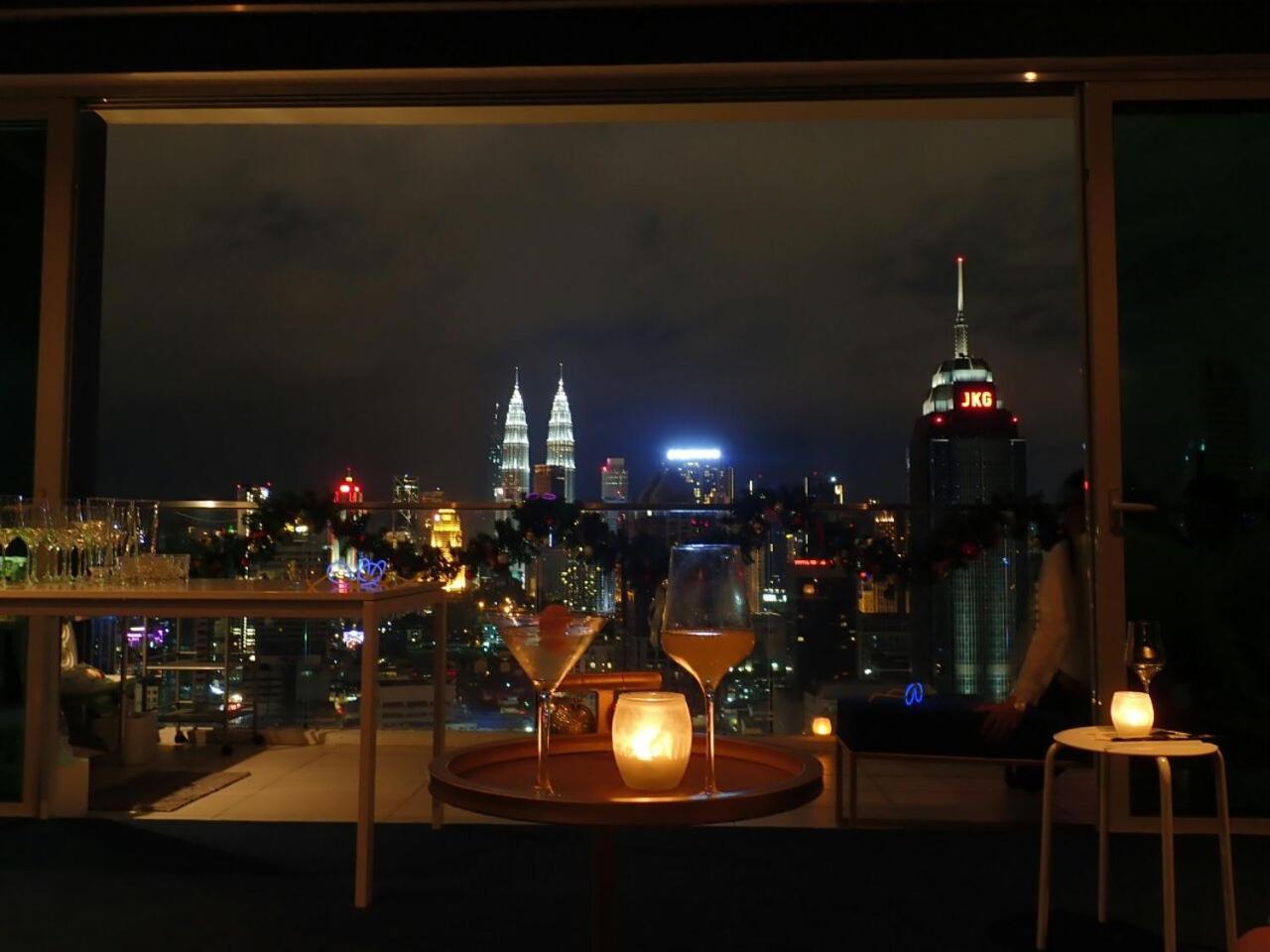 Tuxedo Kl No.1 Rooftop Pool W Skyscraper Views Hotel Kuala Lumpur Esterno foto