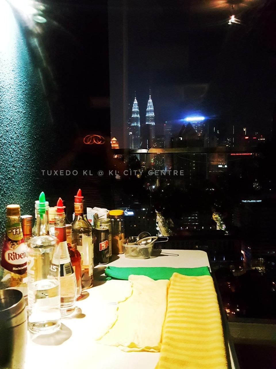 Tuxedo Kl No.1 Rooftop Pool W Skyscraper Views Hotel Kuala Lumpur Esterno foto